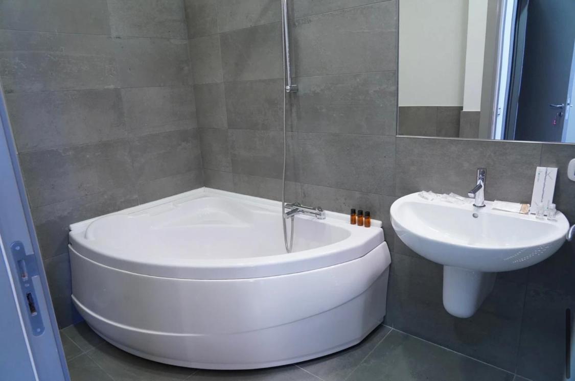 Palazzo 41 Rental Rooms San Pietro Vernotico Zewnętrze zdjęcie